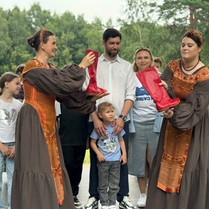ДЕНЬ СЕМЬИ, ЛЮБВИ И ВЕРНОСТИ: как в парке Захарово возрождали старинные традиции и сеяли счастье.